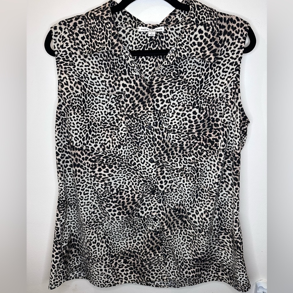 🎯 Notations Animal Print Sleeveless Button Up Blouse with pockets